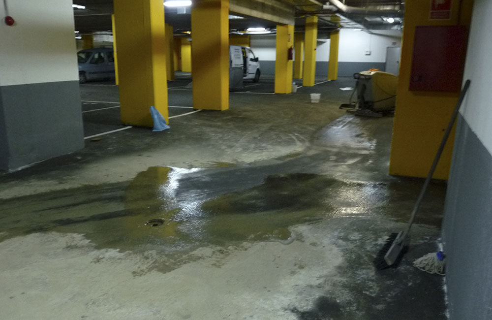 limpieza de garaje inundado