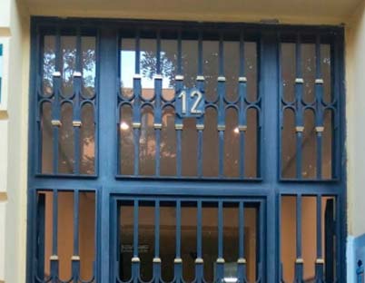 Ver limpieza puerta portal